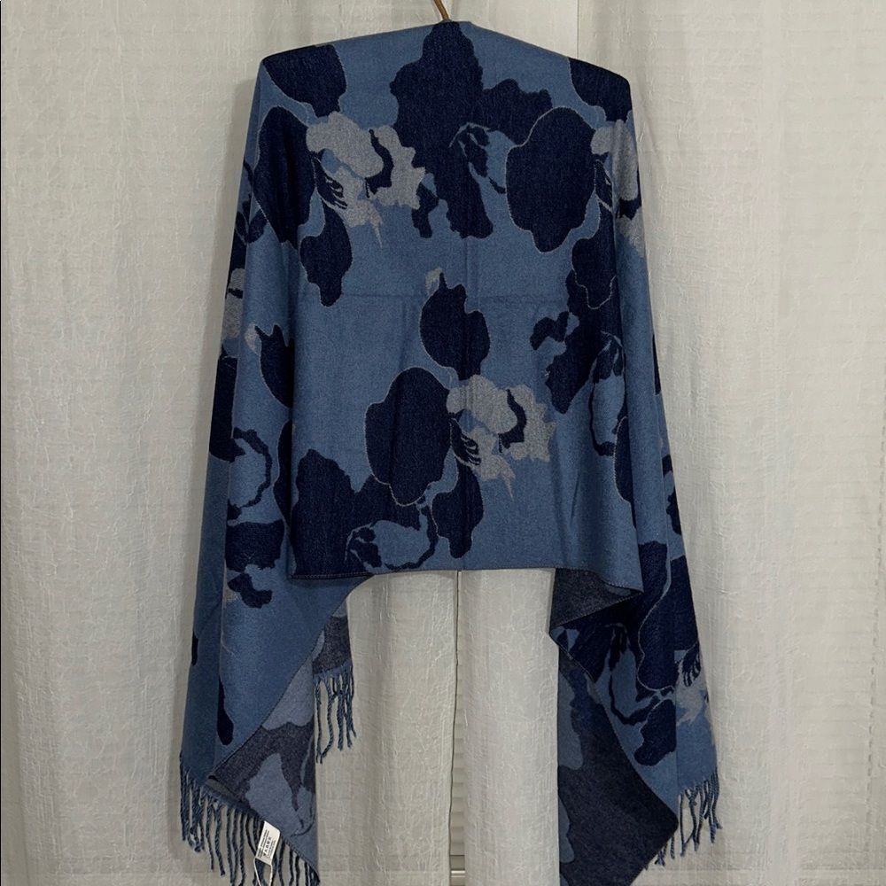 Pretty Persuasions Large Shades of Blue Cozy Comfortable Tasseled Scarf